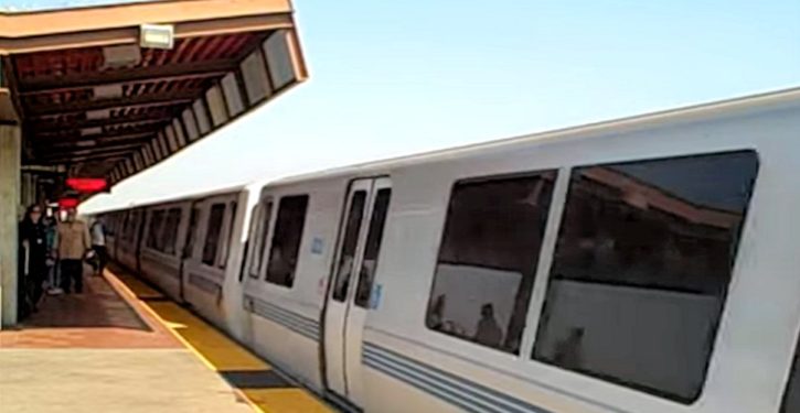Teen mob takes over Oakland train car, beats and robs passengers