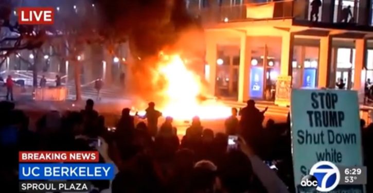 Robert Reich, former Clinton official, suggests Berkeley protest was false-flag attack – by the right