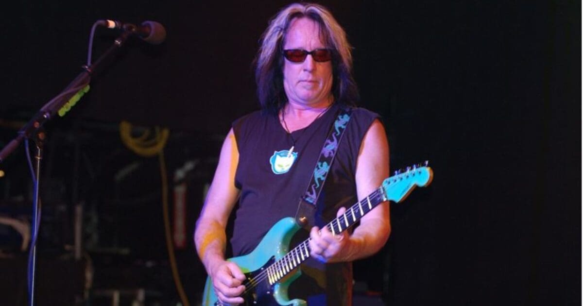 Aging rocker Todd Rundgren tells fans, ‘If you’re a Trump supporter ...