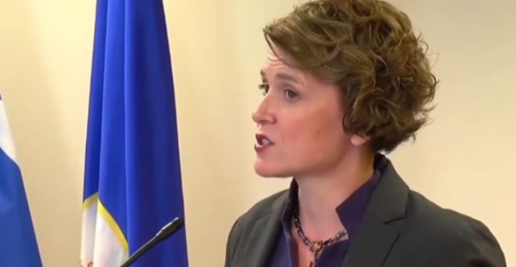 Minneapolis mayor under siege at press conference on killing of unarmed Australian woman
