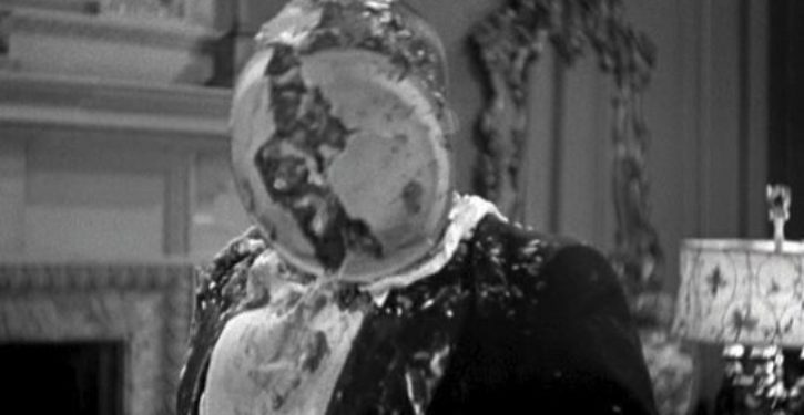 No, Sarah Sanders didn’t steal a Thanksgiving pie photo from PBS