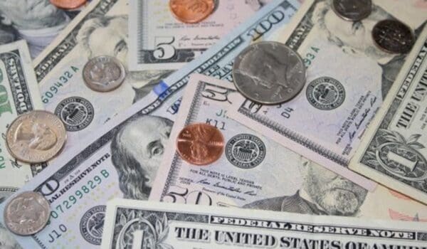 Europe bans most cash transactions over $11,500 by LU Staff