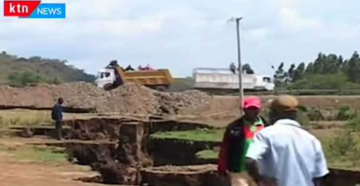 Does a big crack in E. Africa indicate that part of the continent is splitting off?
