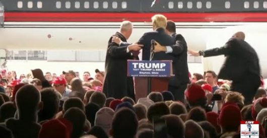 Protester rushes stage at Trump rally in Ohio, gets close enough to grab candidate’s leg by Howard Portnoy