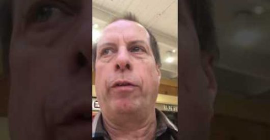 Texas preacher drops brutal truth bomb on kids at mall: Tells them ‘Santa does not exist’ by LU Staff