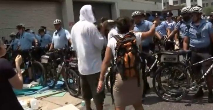Protesters in chaotic clash with police outside ICE offices in Philly; 30 arrested