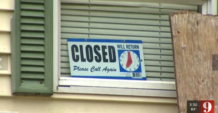 Cops: Florida couple had drive-thru window on mobile home – to sell drugs