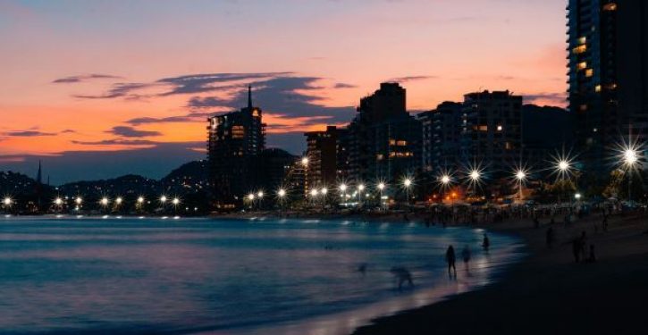 Mexican military disarms entire police force in resort city of Acapulco ‘corrupted by drug gangs’