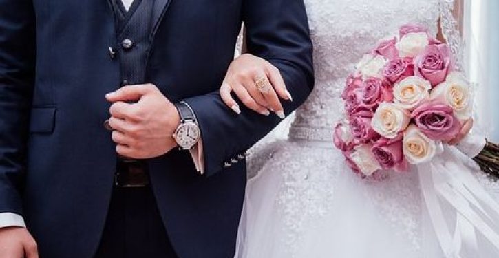 Study: Married men out-earn everyone else