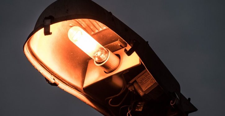 Procurement docs indicate DEA, ICE putting surveillance cameras in streetlights
