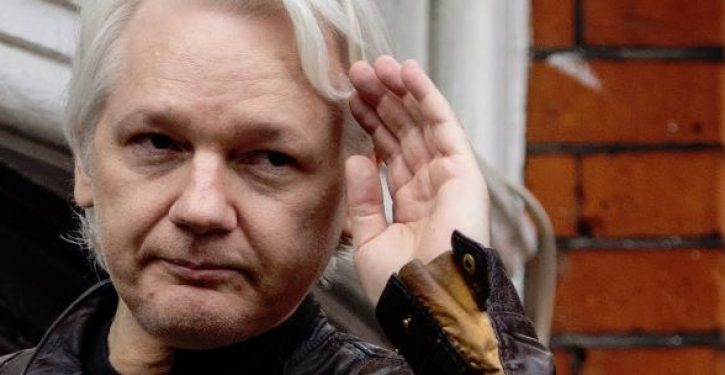 Manafort/Assange drama proves media will buy any Russia conspiracy, no matter its flaws