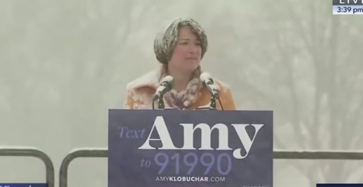 ‘Moderate’ Dem Klobuchar reportedly ate salad with a hair comb, then told aide to clean it