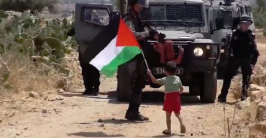 VIDEO: Palestinian father sends his toddler to face down Israeli soldiers by LU Staff