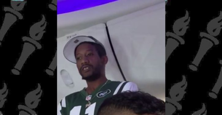VIDEO: Coach passenger goes ballistic after being denied access to first-class restroom