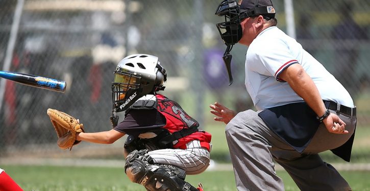MLB umpire apologizes for threatening tweet over Trump impeachment inquiry