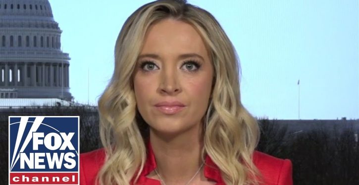 Kayleigh McEnany uses slide show to school reporters on Obama admin’s Flynn ‘unmasking’ scandal