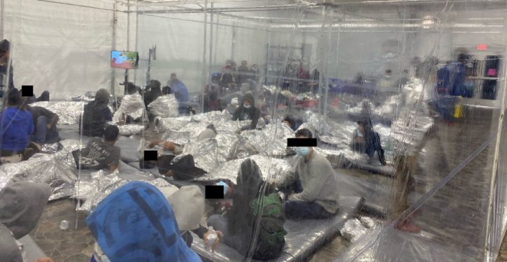 Scoop: Inside a crowded border patrol tent in Donna, Texas