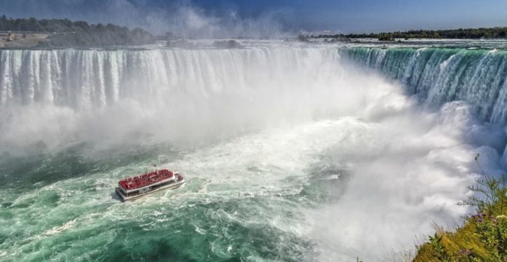 Americans clueless about national landmarks: 20% think Niagara Falls is in Iceland