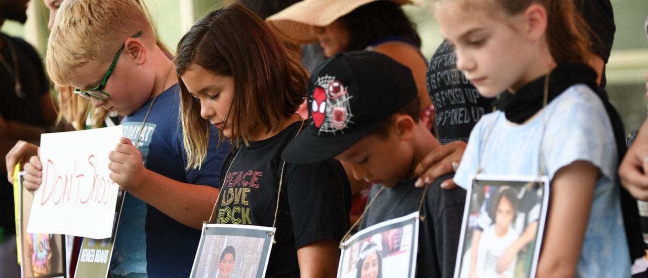 ‘We Felt Like Cowards’ Police Officer Reflects On The Delayed Officer