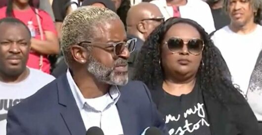 Black Chicago Residents Furious That Migrants Are Being Dropped Off In Their Neighborhood, Taking City Resources by Daily Caller News Foundation