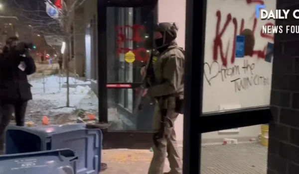 Anti-ICE Rioters Attack Minneapolis Hotel After Killing of Alex Pretti by Daily Caller News Foundation